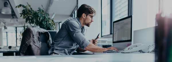 employee displaying computer skills